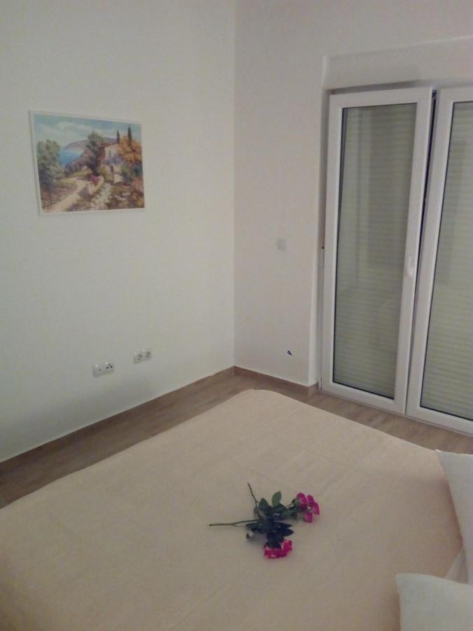 Apartment On The Beach Lokva Rogoznica Exterior foto