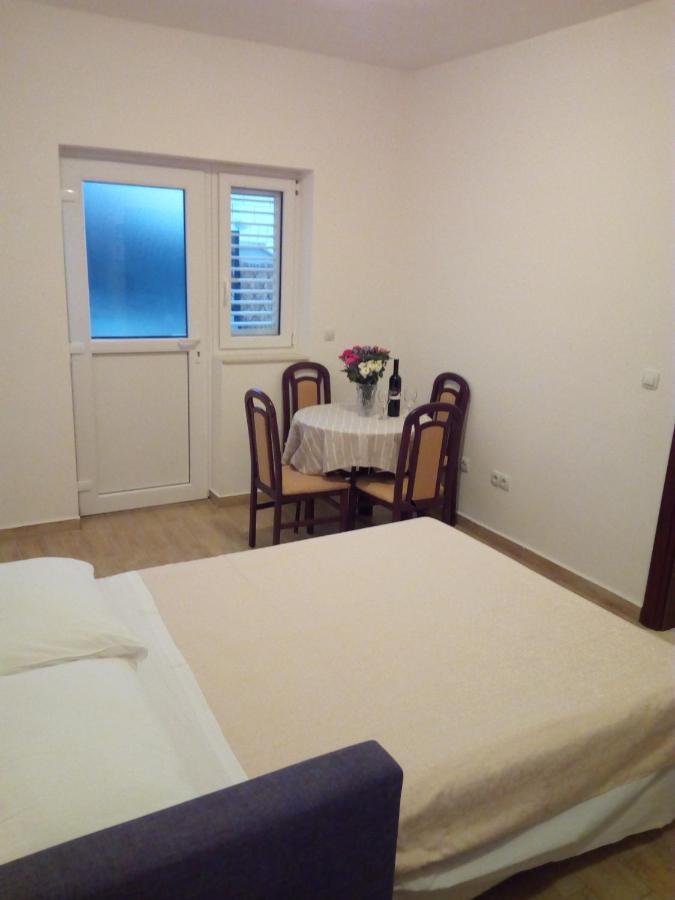 Apartment On The Beach Lokva Rogoznica Exterior foto
